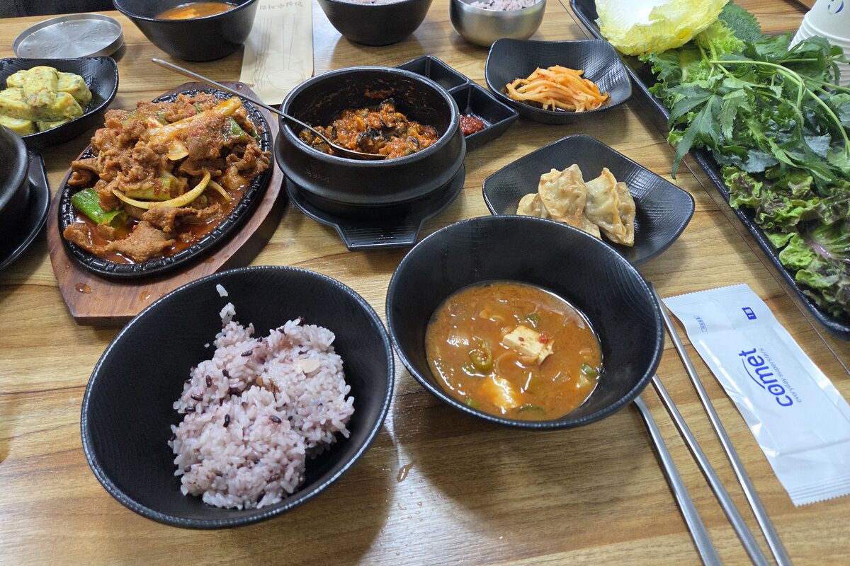 마운자로 16일차 저녁 우렁제육쌈밥 한 상, 제육볶음과 우렁된장