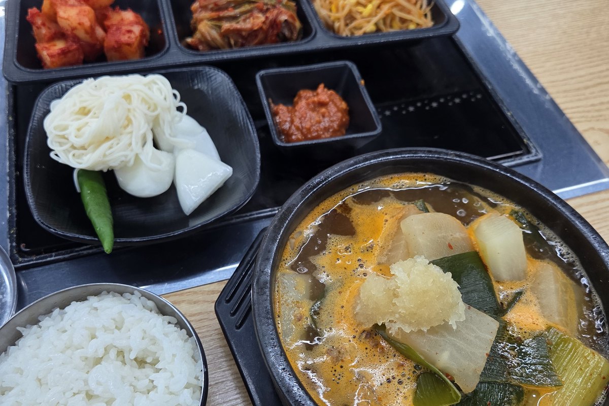 마운자로 31일차 이른 저녁 한우국밥 6천 원 상차림