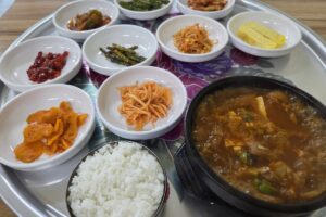마운자로 34일차 저녁 김치찌개 백반 상차림 썸네일