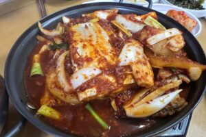 마운자로 35일차 저녁 서귀포 식당의 통갈치조림 냄비 썸네일