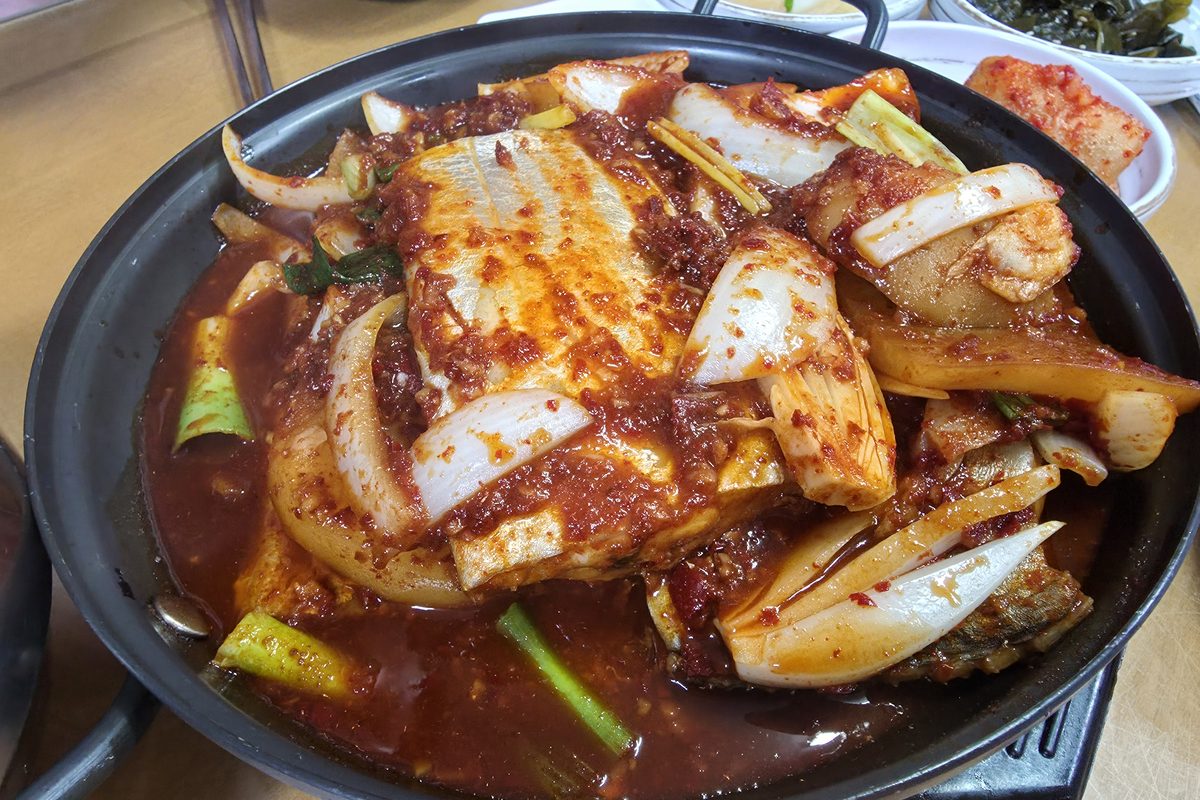 마운자로 35일차 저녁 서귀포 식당의 통갈치조림 냄비