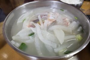 옥돔무국과 공깃밥 썸네일