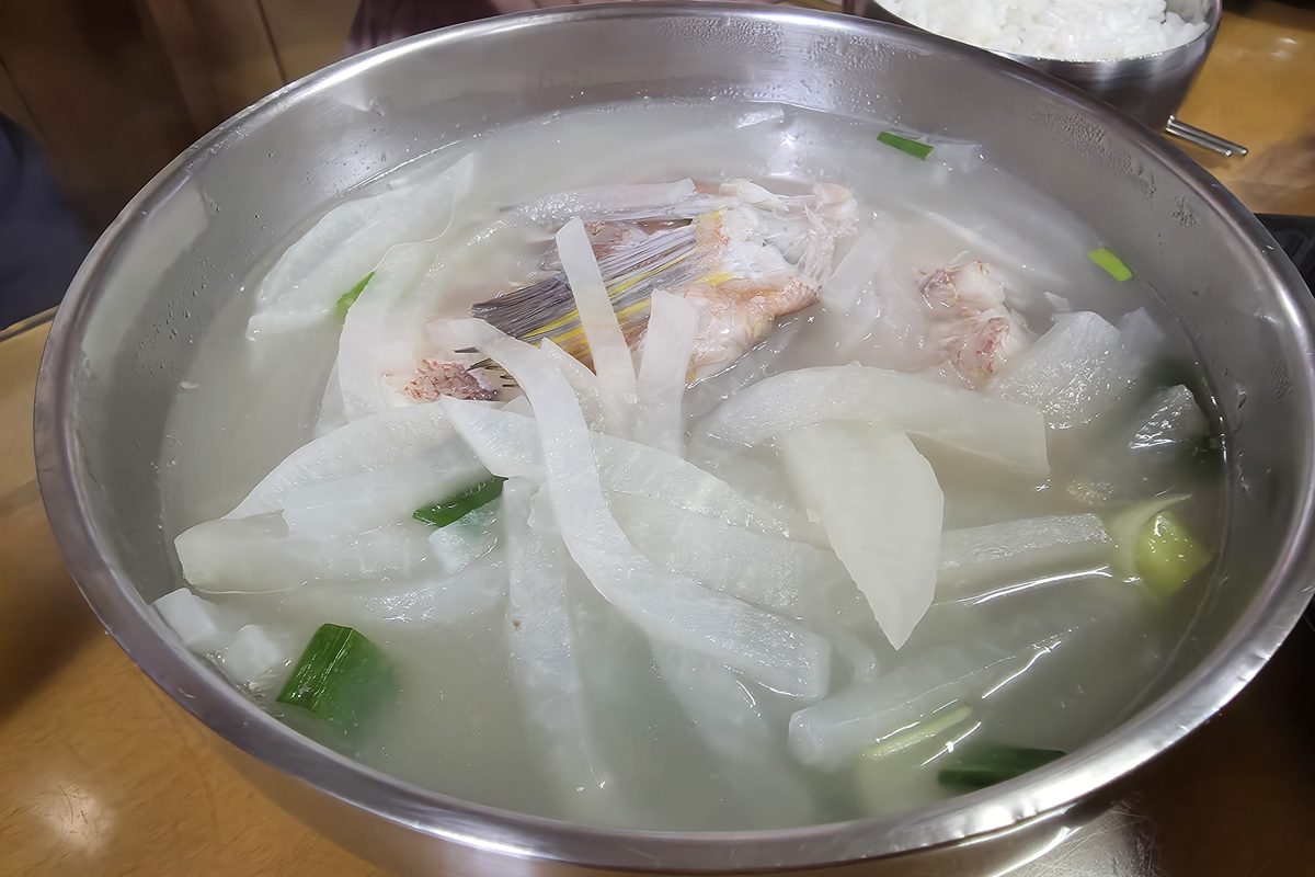 옥돔무국과 공깃밥