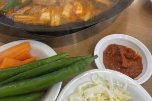 마운자로 52일차 점심 닭갈비 철판과 양배추 샐러드 오이고추 기본찬